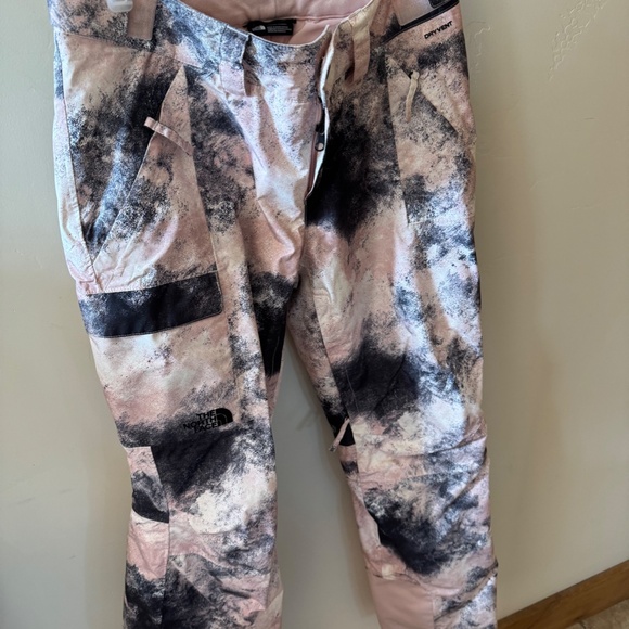 NORTH FACE WOMEN'S SKI JACKET & PANTS EXCELLENT CONDITION SIZE SMALL/MEDIUM  WOR - Picture 12 of 13